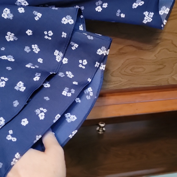 Navy Floral Blouse with V-Neck and Bell Layered Sleeves - Picture 5 of 8